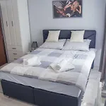 Prenociste Park 4*