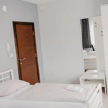 Oda ve Kahvaltı Prenociste Park