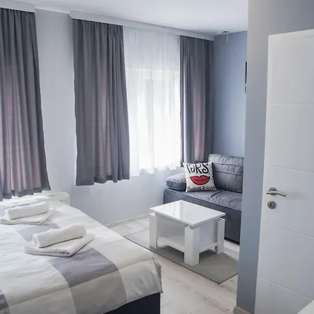 Prenociste Park Bed & Breakfast 4*